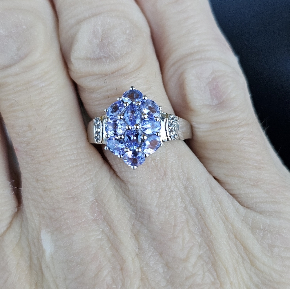 Divine AA Natural Tanzanite Cluster Ring w/ White Topaz Accents. ✨️ Size 6! - Picture 9 of 9